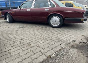 Jaguar Daimler Xj40