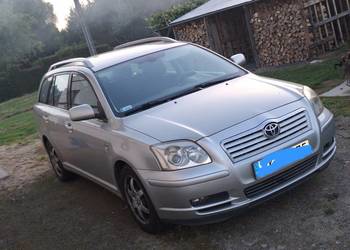 Sprzedam toyota avensis t25 2.2 D cat 177km w calosci lub na części