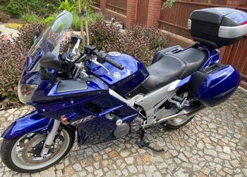 YAMAHA FJR 1300 to motocykl ceniony za niezawodność, wysoki komfort