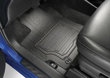 TOYOTA Verso S Oryginalne dywaniki gumowe komplet PZ49L-D0353-RJ OE