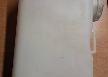 ZBIORNICZEK SPRYSKIWACZA TYŁ MERCEDES W124 KOMBI 1248600160
