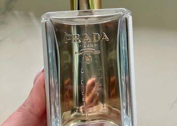 Flakon butelka po perfumie Prada La Femme dla kolekcjonerów