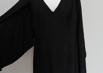 SIMPLY BE – Czarna elegancka sukienka z rozciętymi rękawami