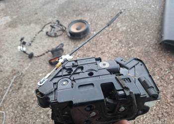 Skoda fabia II zamek przednich prawych drzwi 5N1 837 016C Skoda fabia II zamek przednich prawych drzwi 5N1 837 016C