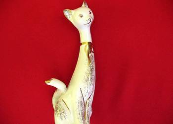 Kot -Powabna koteczka biała - figurka porcelana - 16 x 7,5 x 7 cm