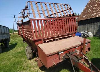 Przyczepa samozbierająca do sianokiszonki T055