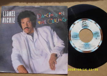 LIONEL RICHIE--DANCING ON ; Singiel winyl.1986 rok.