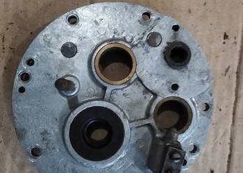 Junak m10 m07 dekiel skrzyni biegów