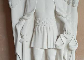 Anioł św. Michał Archanioł rzeźba z kamienia
