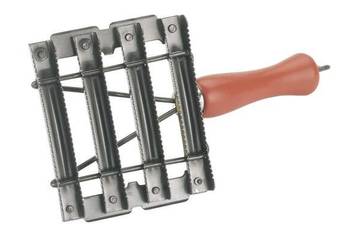 Zgrzebło metalowe 11x12.5 cm 1810KER