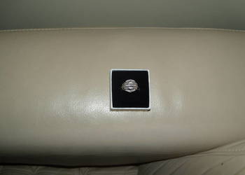 Srebrny pierścionek