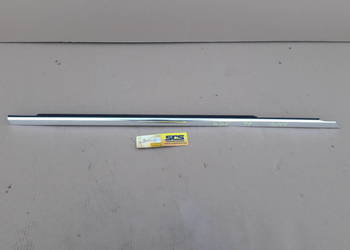 MERCEDES C KLASA W205 LISTWA DRZWI PRAWY PRZÓD CHROM