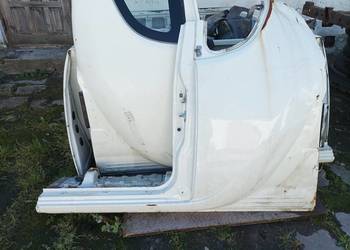 Mitsubishi L200 błotnik tylny lewy z progiem