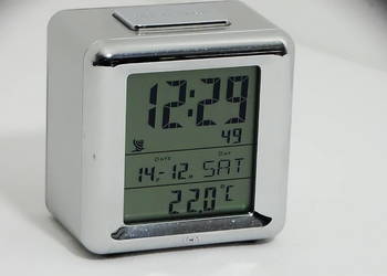 Zegar budzik TCM srebrny 8,5 cm