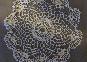 Serweta szydełkowa ręcznie robiona 27 cm