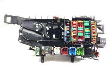 SKRZYNKA BEZPIECZNIKÓW AUDI A7 C8 Sportowy/Coupe 2.0 265KM MODUŁ