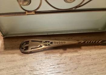 komplet łyżeczek z szczypcami w oryginalnym etui