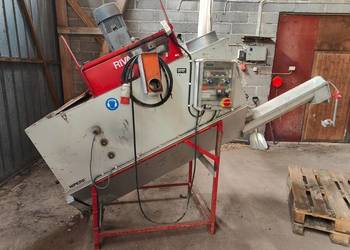 Mieszalnik pasz + młyn ssąco tłoczący Rivakka