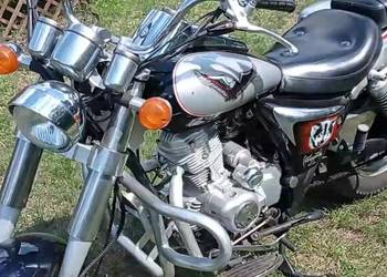 Motocykl Chopper Kinroad XT-125-16 na niemieckich numerach