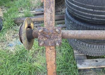 Os z resorami do przyczepki