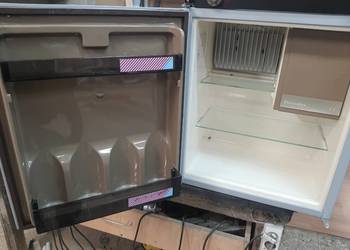 Lodówka do kampera , przyczepy 12V, 230V i na gaz