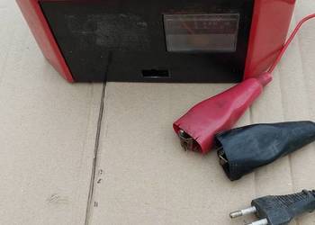 Prostownik samochodowy, ładowarka akumulatora 12V