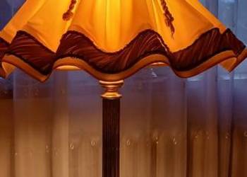 "Romantyczna" mosiężna lampa z abażurem