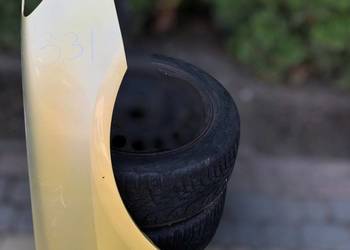 Błotnik prawy Peugeot 307 kolor nie znany blotnik części Czarna Opona