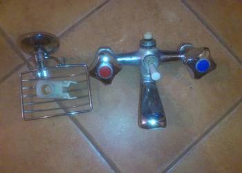 Bateria ścienna wannowa/prysznicowa