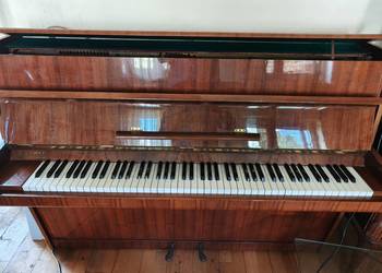 Pianino 1986 z historią konkursową + metronom gratis
