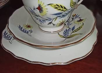Filiżanka z talerzykiem deserowym. Bone China, England Filiżanka z talerzykiem deserowym. Bone China, England