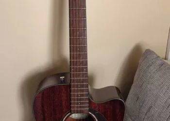 Fender CD-140 SCE Dread.+ twardy case