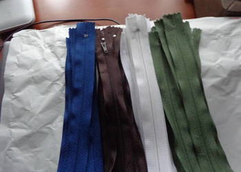 zamki do spódnicy 20cm.  40 sztuk kolory