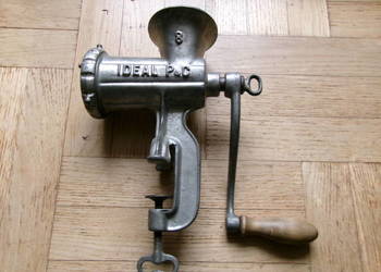 Maszynka ręczna do mięsa nr. 8 sprawna