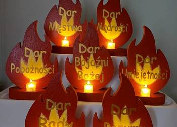 7 płomieni - Dary Ducha Św + lampki led - dekoracja bierzmowanie