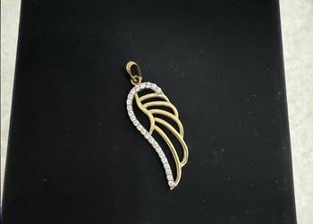 Złota zawieszka skrzydełko