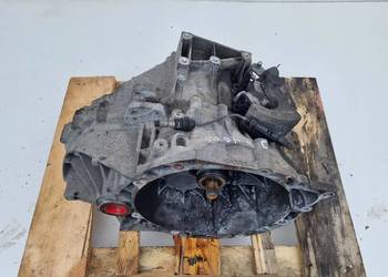 Volvo V70 III 2.0 D SKRZYNIA BIEGÓW manualna 8G9R-7002-RC MANUAL