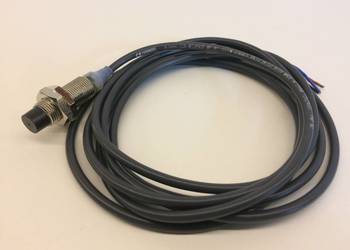 Czujnik Indukcyjny OMRON E2A-M12KN08-WP-B1