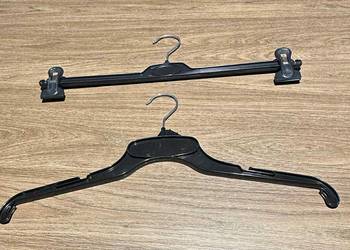 Wieszaki metalowo-plastikowe – na spodnie i odzież górną | duża ilość