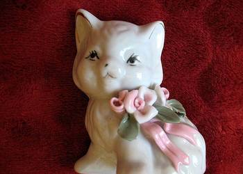 Kot - koteczka z kwiatkami- stara figurka porcelana - 8 x 7 x 5 cm