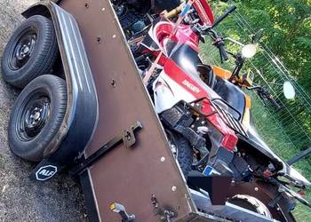 Przyczepka samochodowa