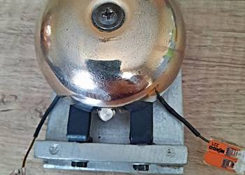 Dzwonek dzwonki , gong -   220 V  z lat PRL