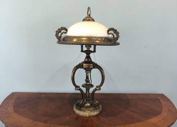 Piękna unikalna mosiężna lampa ze zdobionym kloszem