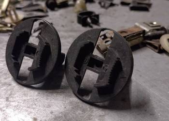 W124 Mercedes mocowanie lamp przednich