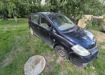 Nissan Tiida na części lub w całości