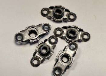 Nakrętka kotwiczna M4 /gwint środek/ z blaszką