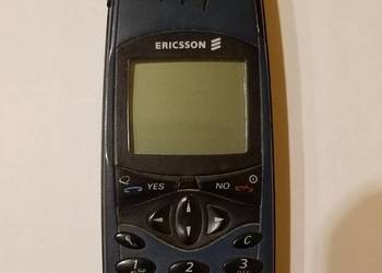 Telefon komórkowy Ericsson R320s + ładowarka, pudełko, płyta CD stan BDB