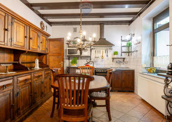 Przestronna, klimatyczna willa w sercu Milanówka