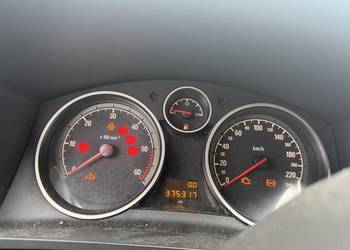 Licznik Opel Zafira B  1.9 CDTI