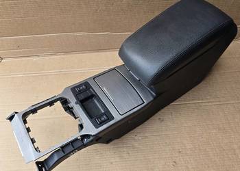 Subaru Outback IV BR podłokietnik panel ramka wybieraka dekor schowek włącz